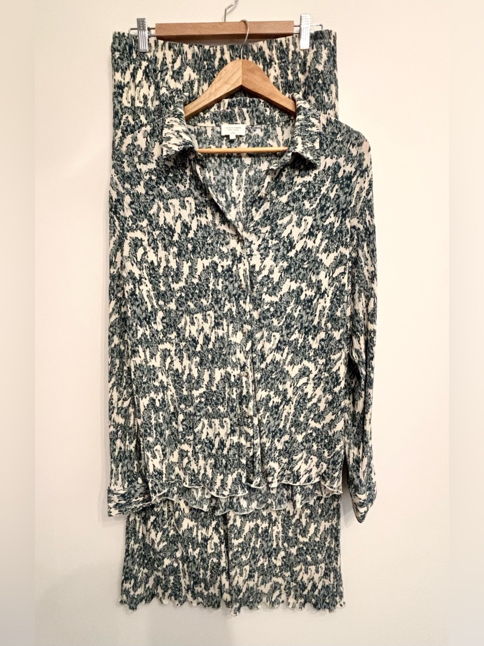 Gentle Fawn Luxury Coastal Chic Plissé Set | New, XL/L - Picture 2 of 15